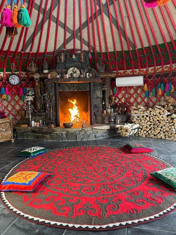 Ak-Tengir Yurt Resort Tossor Eksteriør bilde