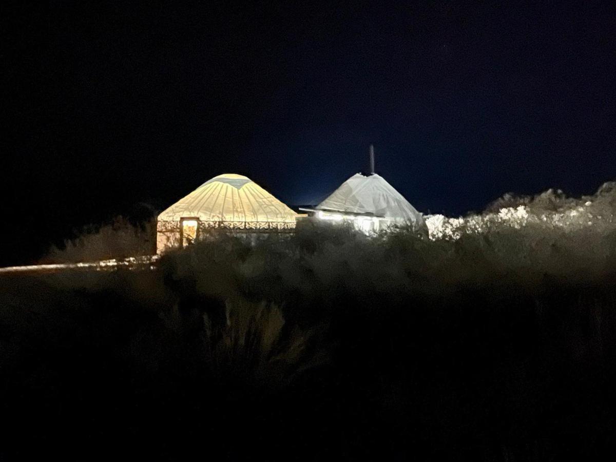 Ak-Tengir Yurt Resort Tossor Eksteriør bilde