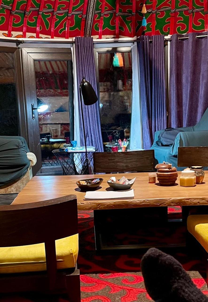 Ak-Tengir Yurt Resort Tossor Eksteriør bilde
